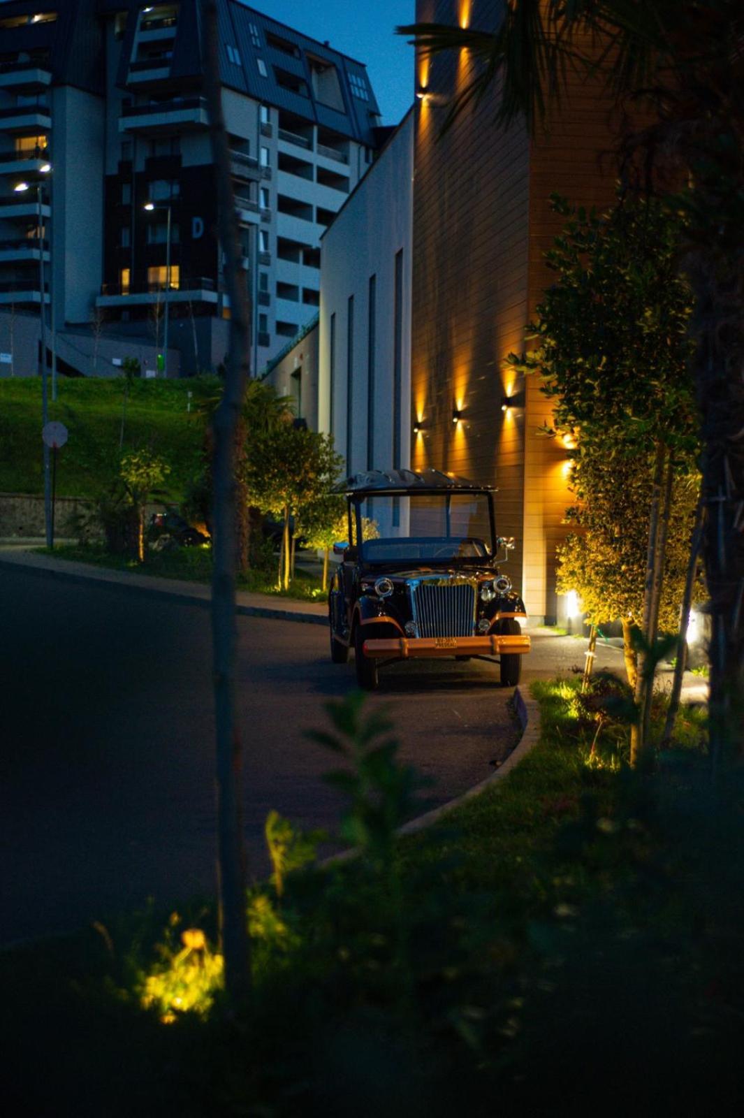Elexus Apartments 포이아나브라소프 외부 사진