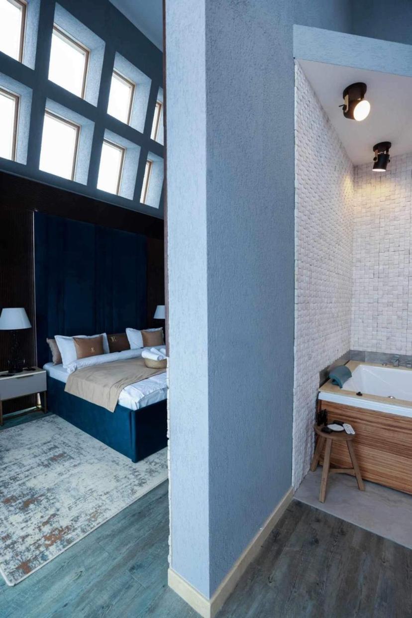 Elexus Apartments 포이아나브라소프 객실 사진