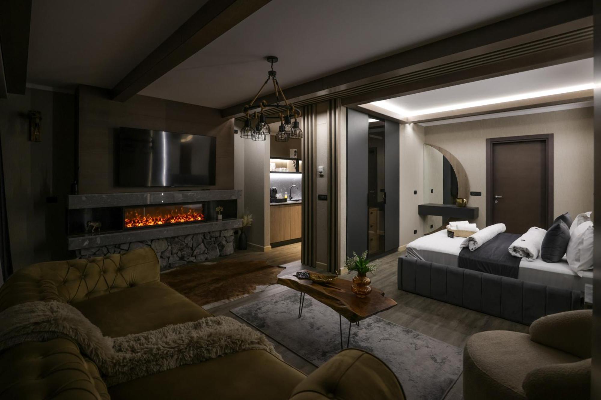 Elexus Apartments 포이아나브라소프 객실 사진